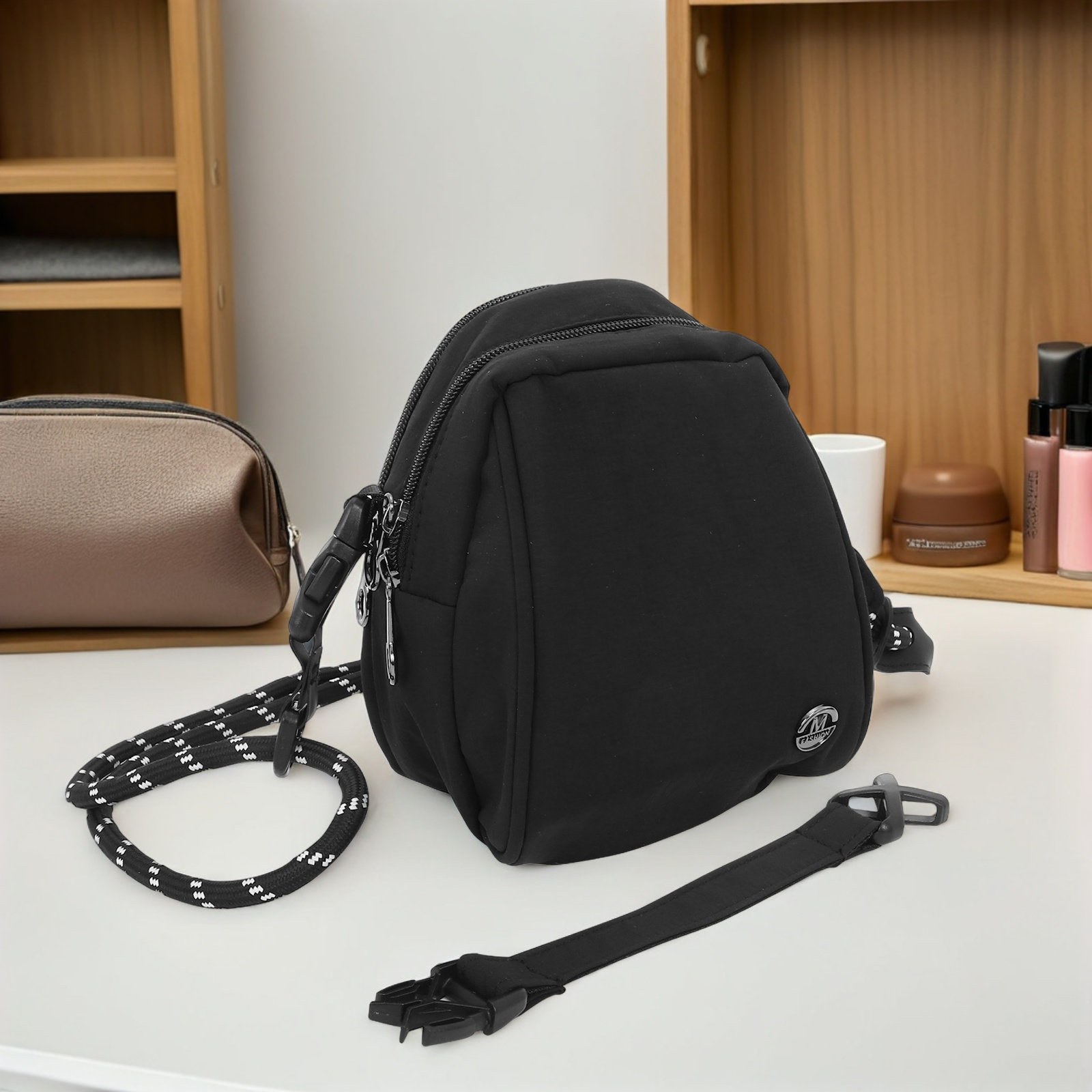 Легкая черная сумка-кроссбоди  – обзор и цена Mini Backpack Purse
